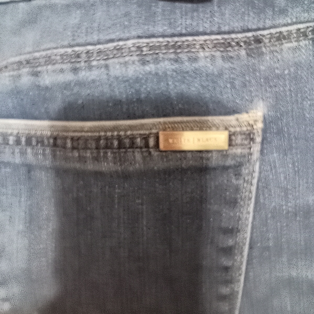 WHBM Girlfriend Distressed Jeans Size 6 - Picture 4 of 5